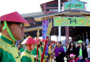 CALIFORNIA RECEIVES Tet as a Holiday
